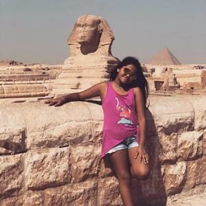 Meet your Posher, Ayten